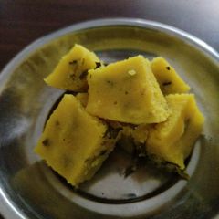 A picture of Semolina instant dhokla.