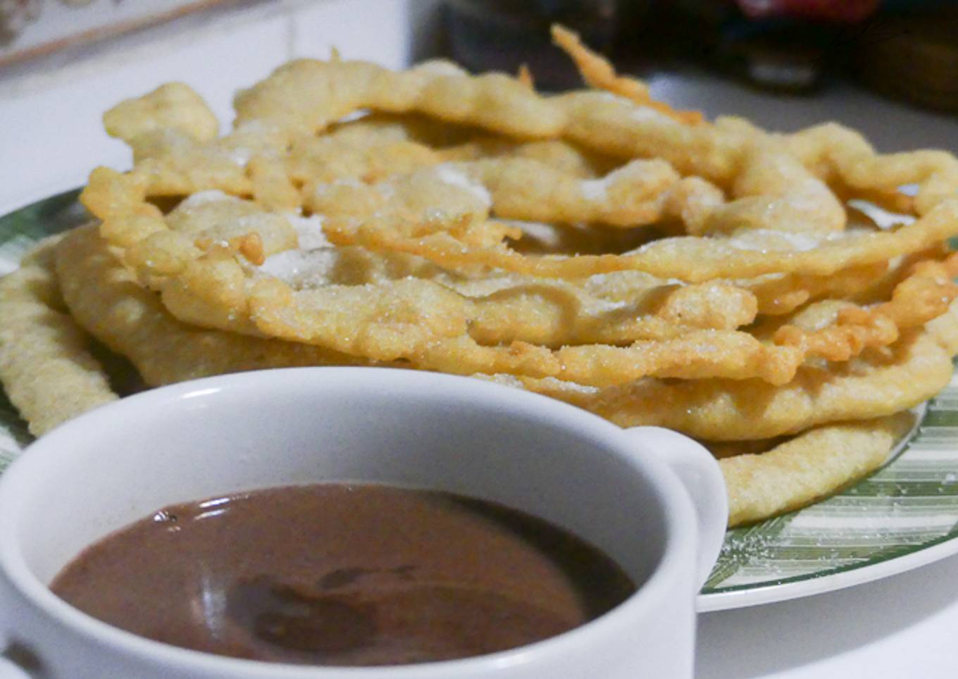 Chocolate con Buñuelos (Extremeños)