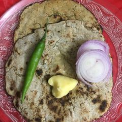 A picture of Jowar bhakri.