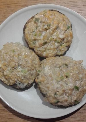 A picture of Mushroom Stuffed w/ Minced Pork.