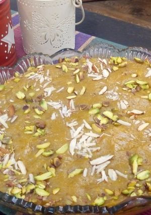A picture of Besan ka halwa.