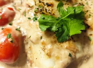 Foto principal de Bacalao con Salsa de Leche de Coco, Lima, Puerros y Cebollas