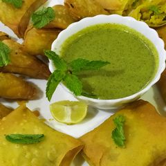 A picture of Chicken Samosa.