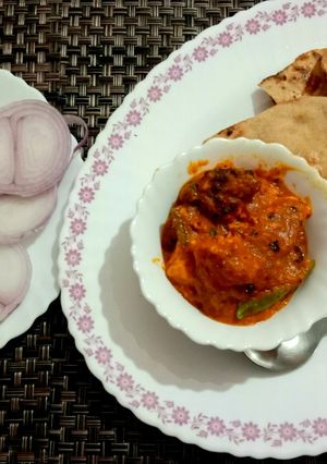 A picture of Paneer tikka masala gravy.