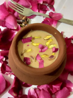 બેંગોલી પીસ્તા મિષઠી દોહી રેસીપી મુખ્ય ફોટો