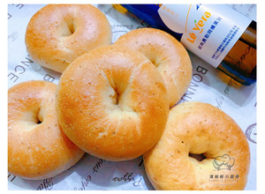 野生葡萄乾早餐貝果 的食譜成品照片