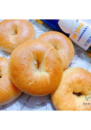 野生葡萄乾早餐貝果 的食譜成品照片
