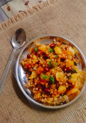 साबूदाना खिचड़ी Sabudana khichdi रेसिपी मुख्य फोटो