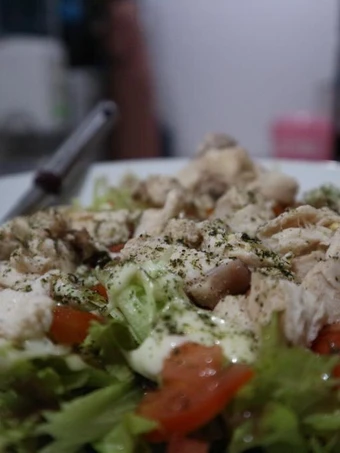 Cara Mudah Menyiapkan Resep  Simple Chicken Salad yang Enak, Menggugah Selera