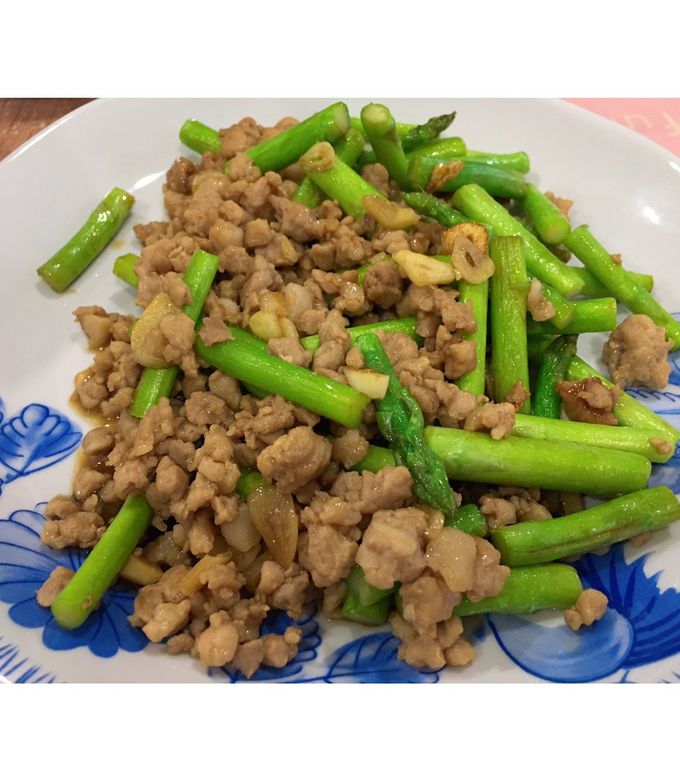 รูปของ หน่อไม้ฝรั่งผัดหมูสับ