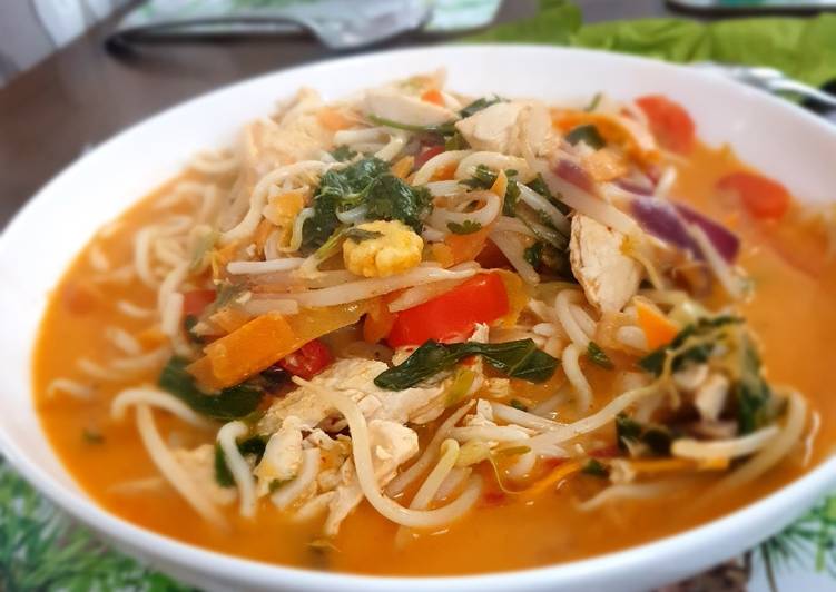 Recipe of Favorite Red thai ramen