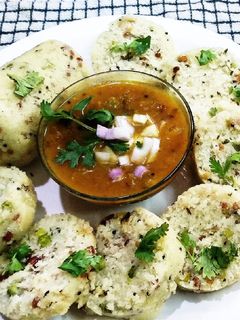 नैनो मसाला इडली (Nano Masala idli recipe in Hindi) रेसिपी मुख्य फोटो