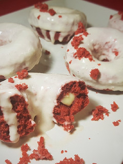 Una foto de Donuts red velvet (Versión 1 Burpee_vet)
