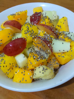 Foto resep Salad Buah Madu Lemon Chiaseed