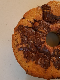 Una foto de Bizcocho de yogurt y chocolate