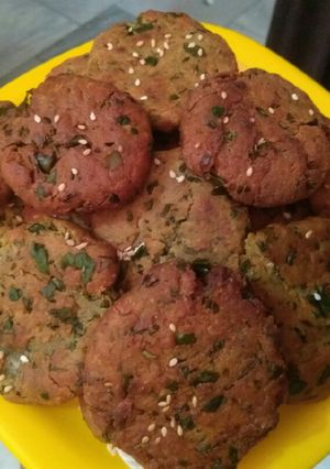 A picture of Methi Mathri(Soya Flour).