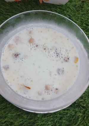A picture of Sabut dana, makhana kher.