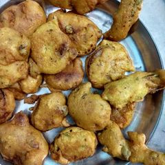 A picture of Onion Potato Pakode.