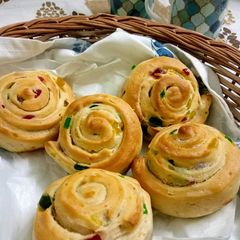 Tutti frutti bread rolls A picture of Tutti frutti bread rolls.
