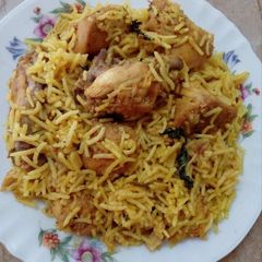 A picture of Chicken pulao.