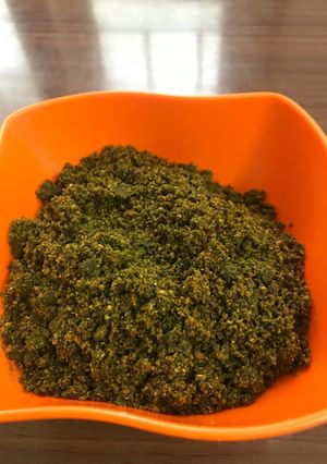 A picture of Curry leaves chutney powder.