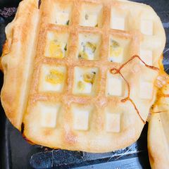 A picture of Pizza Waffles.