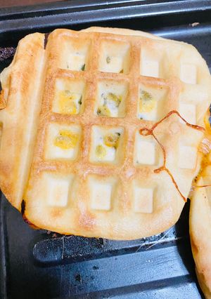 A picture of Pizza Waffles.