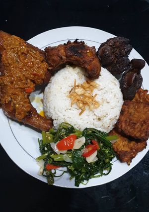 Foto resep Ayam panggang siram bumbu rujak