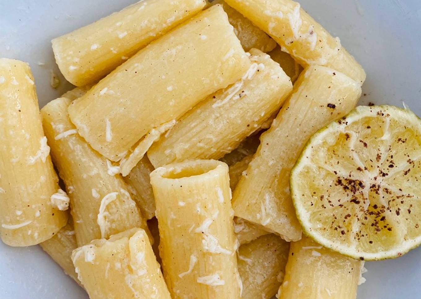 Rigatoni mantequilla y limón