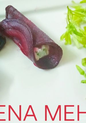 A picture of Beetroot Rolls.