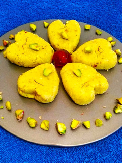A picture of Kesar pista sandesh.