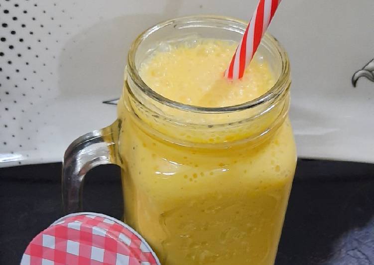 Recipe of Speedy Mango shake 🥭🥭🥭🥭🥭