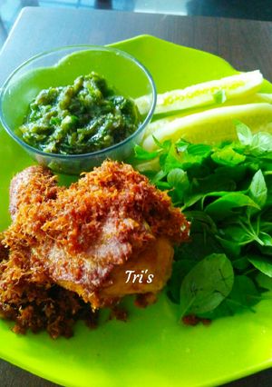 Foto resep Ayam Goreng Lengkuas Sambal Ijo