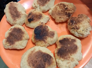 Una foto de Galletitas de Maíz con azúcar rubia y sin manteca.  Fácil, rápico y rico