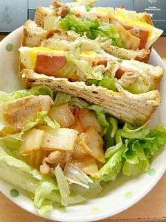 泡菜豬肉起司熱壓三明治（宿舍料理） 的食譜成品照片
