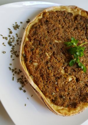 صورة لوصفة لحمة بعجين بالخبز العربي
