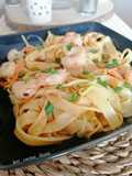 Nidos con gambas y mayonesa picante