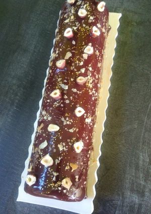 Une photo de Bûche chocolat praliné façon rocher