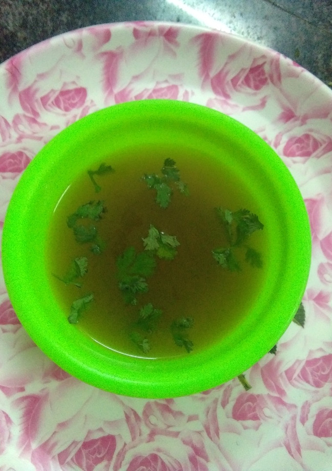 கீரை சூப் (6 மாத குழந்தைக்கு ஏற்றது) (Keerai soup recipe in tamil) செய்முறை முக்கிய புகைப்படம்