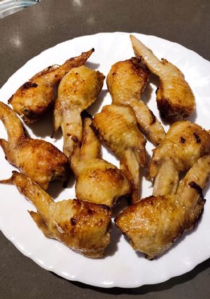 A picture of Fried Wings.