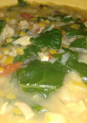 Foto principal de Sopa de lentejas rojas, champiñones, patata rallada y Agua de Mar