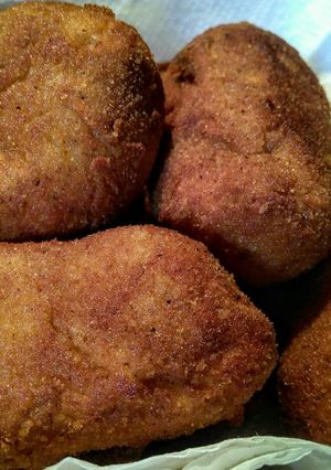 Una foto de CROQUETAS Al Ajillo con Jamón Serrano...!