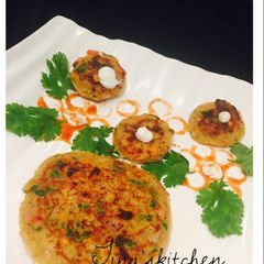 A picture of Bread sooji uttapam.