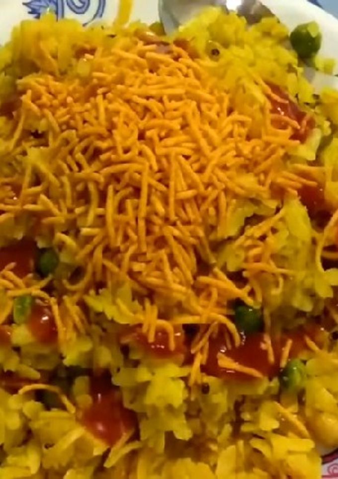 पोहा (Poha recipe in Hindi) रेसिपी मुख्य फोटो