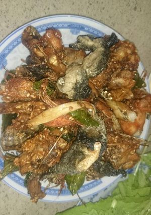 Hình của món Ếch rang muối xả.