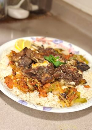 صورة لوصفة لحم مدخن مع رز ابيض وحشوة خضار