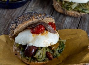 Foto di Panino gourmet scarola mozzarella