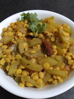 દૂધી ચણા ની દાળ નું શાક (Dudhi Chana Dal Shak Recipe In Gujarati) રેસીપી મુખ્ય ફોટો