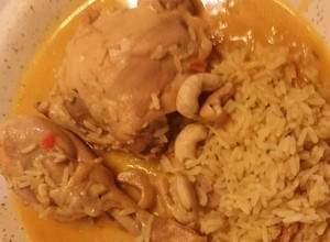 Una foto de Pollo con castañas de caju