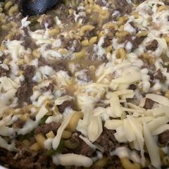 A picture of Philly cheesesteak pasta.